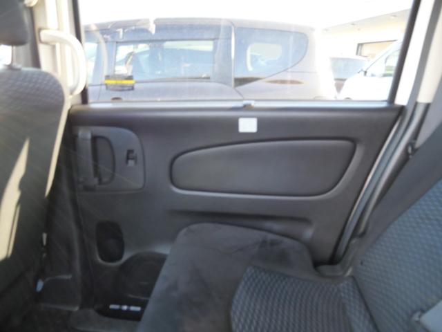 ランディ ２．０Ｓ　左側電動スライドドア　ナビ　ＴＶ　バックモニター　ＥＴＣ　スマートキー　プッシュスタート　パワーウィンドウ　パワーステアリング（14枚目）