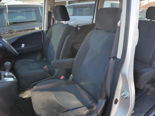 ランディ ２．０Ｓ　左側電動スライドドア　ナビ　ＴＶ　バックモニター　ＥＴＣ　スマートキー　プッシュスタート　パワーウィンドウ　パワーステアリング（15枚目）