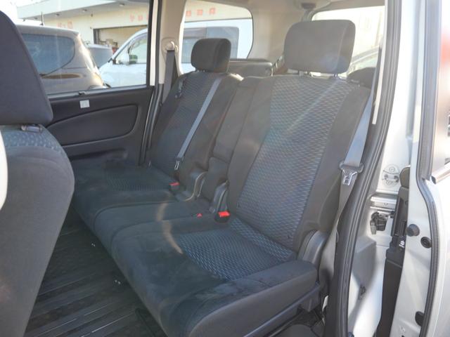 ランディ ２．０Ｓ　左側電動スライドドア　ナビ　ＴＶ　バックモニター　ＥＴＣ　スマートキー　プッシュスタート　パワーウィンドウ　パワーステアリング（16枚目）