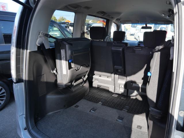 ランディ ２．０Ｓ　左側電動スライドドア　ナビ　ＴＶ　バックモニター　ＥＴＣ　スマートキー　プッシュスタート　パワーウィンドウ　パワーステアリング（20枚目）