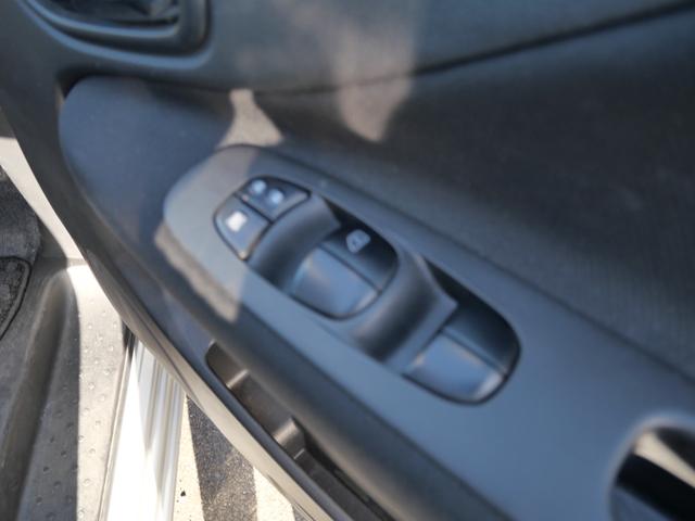 ランディ ２．０Ｓ　左側電動スライドドア　ナビ　ＴＶ　バックモニター　ＥＴＣ　スマートキー　プッシュスタート　パワーウィンドウ　パワーステアリング（22枚目）