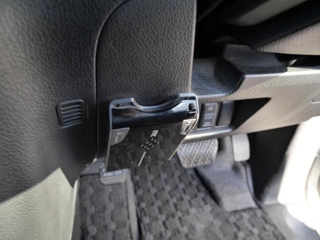 ランディ ２．０Ｓ　左側電動スライドドア　ナビ　ＴＶ　バックモニター　ＥＴＣ　スマートキー　プッシュスタート　パワーウィンドウ　パワーステアリング（31枚目）