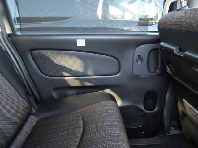 セレナ ハイウェイスター　Ｖセレクション＋セーフティ　ＳＨＶ　両側電動スライドドア　ＥＴＣ　オートエアコン　ナビ　バックモニター　フルセグ　インテリジェントキー　プッシュスタート　パワーステアリング（12枚目）