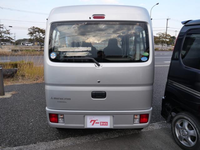 ミニキャブバン Ｍ　エアコン　パワーウィンドウ　パワーステアリング　Ｗエアバッグ　ラジオ　ライトレベル調節（6枚目）