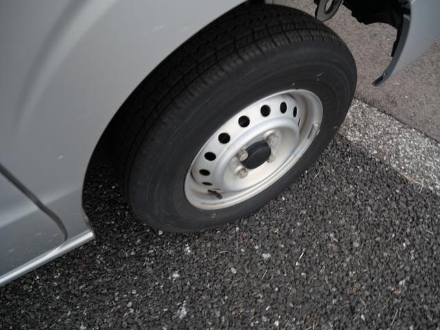 ミニキャブバン Ｍ　エアコン　パワーウィンドウ　パワーステアリング　Ｗエアバッグ　ラジオ　ライトレベル調節（11枚目）