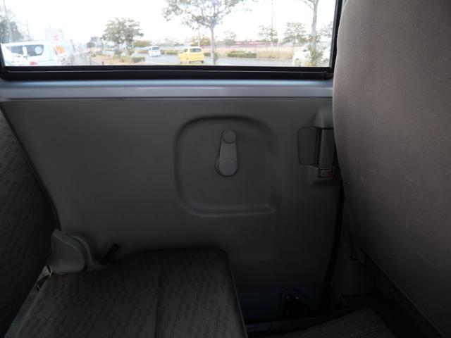 ミニキャブバン Ｍ　エアコン　パワーウィンドウ　パワーステアリング　Ｗエアバッグ　ラジオ　ライトレベル調節（13枚目）