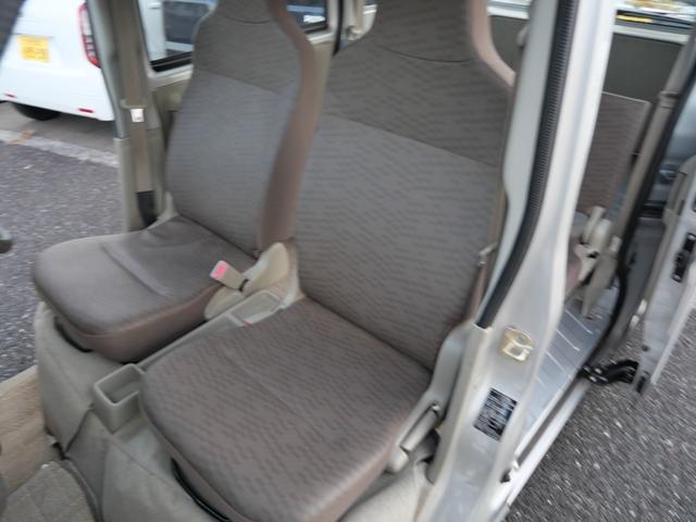 ミニキャブバン Ｍ　エアコン　パワーウィンドウ　パワーステアリング　Ｗエアバッグ　ラジオ　ライトレベル調節（16枚目）