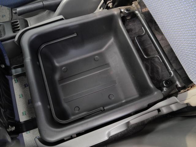 ワゴンＲ ＲＲ－Ｆ　キーレスエントリー　ＣＤ　電動格納ミラー　プライバシーガラス　社外１６インチアルミホイール　パワーウィンドウ　パワーステアリング（19枚目）