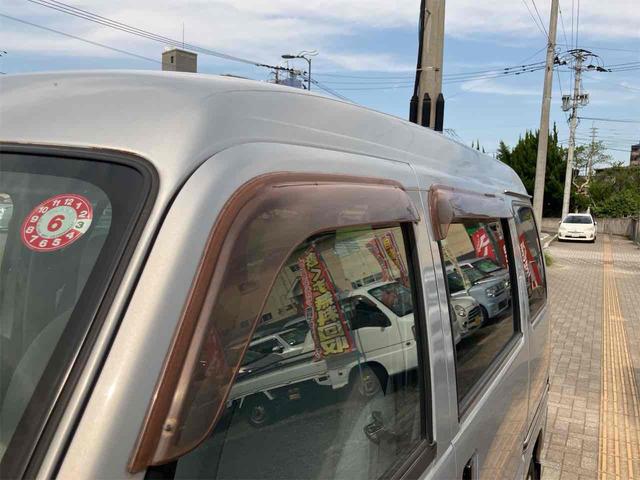 サンバーバン トランスポーター　４ＷＤ　ＡＴ　両側スライドドア　アルミホイール　エアコン　パワーステアリング　運転席エアバッグ　ＣＤ（18枚目）