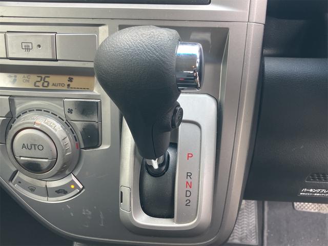 ゼスト スポーツWターボ HID キーレスエントリー 電動格納ミラー ベンチシート AT 盗難防止システム ABS CD ミュージックプレイヤー接続可 アルミホイール 衝突安全ボディ エアコン パワーステアリング(6枚目)