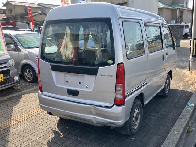 サンバーバン 　軽バン　ＭＴ　両側スライドドア　エアコン　パワーステアリング　運転席エアバッグ（6枚目）