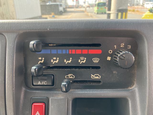 サンバーバン 　軽バン　ＭＴ　両側スライドドア　エアコン　パワーステアリング　運転席エアバッグ（27枚目）