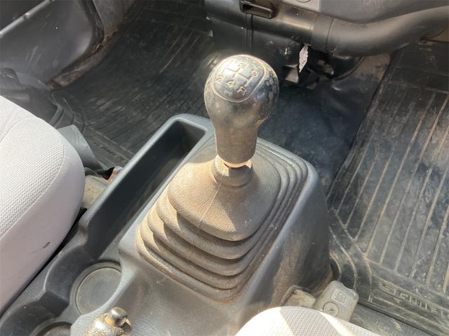 サンバーバン 　軽バン　ＭＴ　両側スライドドア　エアコン　パワーステアリング　運転席エアバッグ（28枚目）