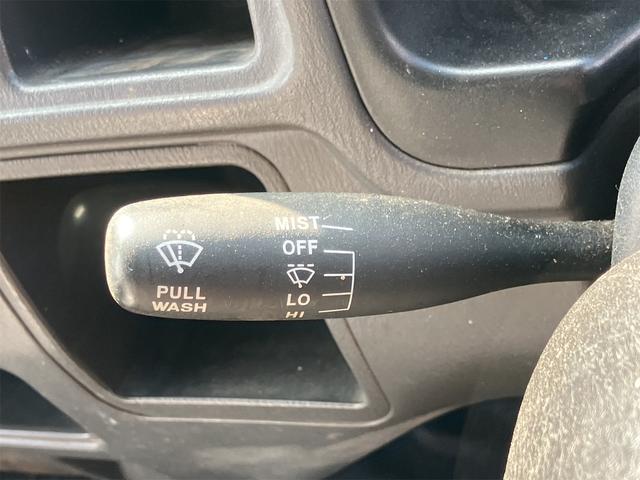 サンバーバン 　軽バン　ＭＴ　両側スライドドア　エアコン　パワーステアリング　運転席エアバッグ（33枚目）