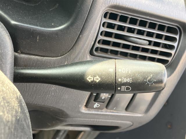 サンバーバン 　軽バン　ＭＴ　両側スライドドア　エアコン　パワーステアリング　運転席エアバッグ（34枚目）