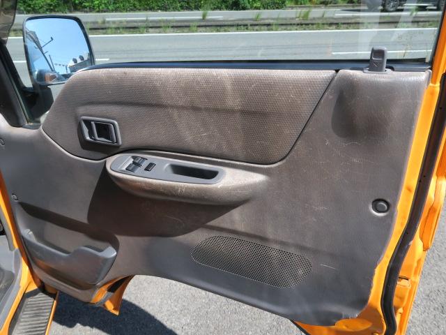 バネットトラック スーパーローＤＸ　キッチンカー　エアコン　パワーステアリング　パワーウィンドウ　エアバッグ　バックモニター　流し台　ルーフキャリア　ダブルタイヤ（14枚目）