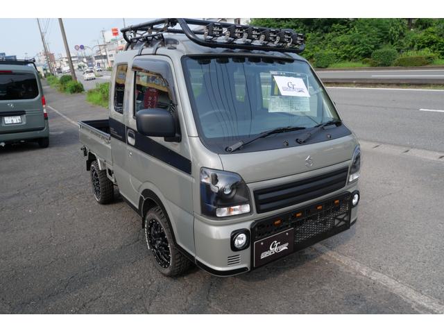 スーパーキャリイ Ｘリミテッド　セレクト４ＷＤ車　デュアルカメラサポート　キーレスエントリー　パーキングセンサー　トラクションコントロール　社外１４インチアルミホイール　ルーフキャリア　グリルガード（2枚目）
