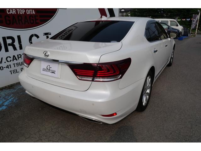 ＬＳ ＬＳ４６０　バージョンＣ　Ｉパッケージ　サンルーフ　ナビ　フルセグ　バックモニター　ＥＴＣ　本革パワーシート　シートエアコン　ステアリングヒーター　スマートキー（7枚目）