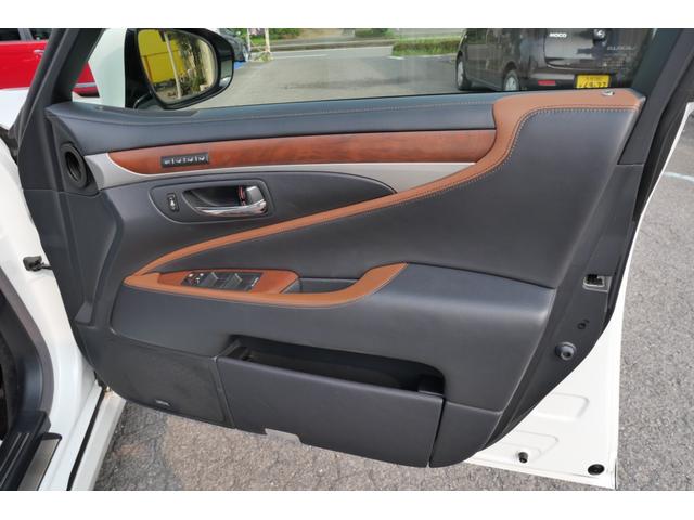 ＬＳ ＬＳ４６０　バージョンＣ　Ｉパッケージ　サンルーフ　ナビ　フルセグ　バックモニター　ＥＴＣ　本革パワーシート　シートエアコン　ステアリングヒーター　スマートキー（14枚目）