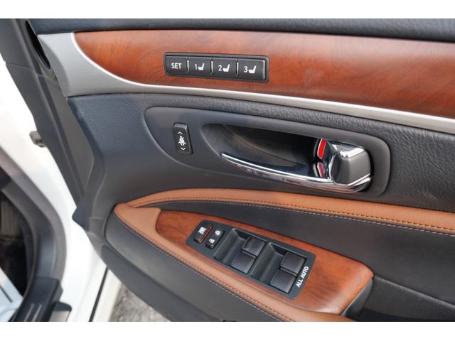 ＬＳ ＬＳ４６０　バージョンＣ　Ｉパッケージ　サンルーフ　ナビ　フルセグ　バックモニター　ＥＴＣ　本革パワーシート　シートエアコン　ステアリングヒーター　スマートキー（25枚目）