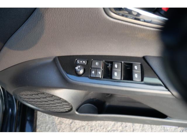 プリウス Ｓ　ナビ　フルセグ　バックモニター　スマートキー　プッシュスタート　ＥＴＣ　トラクションコントロール　パワーウィンドウ　パワーステアリング（24枚目）