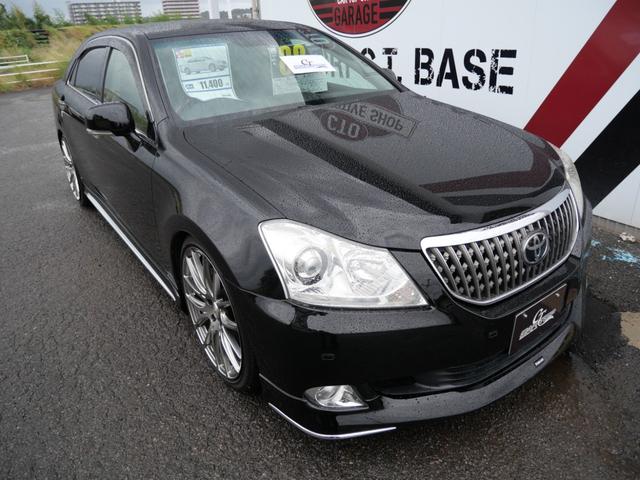 クラウンマジェスタ Ｇタイプ　Ｆパッケージ　本革パワーシート　社外２０インチアルミホイール　エアサスキット　ＥＴＣ　オートエアコン　スマートキー　プッシュスタート　サンルーフ　ナビ　バックモニター　フルセグ　オートトランク（2枚目）