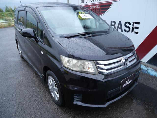 フリード Ｇ　エアロ　ナビ　バックモニター　フルセグ　スマートキー　左側電動スライドドア　ＥＴＣ　オートエアコン　パワーステアリング　パワーウィンドウ（2枚目）