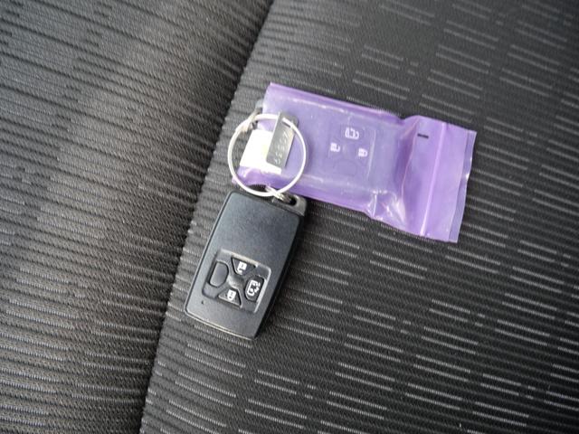 アイシス プラタナ　Ｖセレクション　ＥＴＣ　ナビ　左側電動スライドドア　スマートキー　プッシュスタート　電動格納ミラー　純正１５インチアルミホイール　パワーウィンドウ（35枚目）