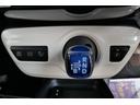 Ｓ　ナビ　フルセグ　バックモニター　スマートキー　プッシュスタート　ＥＴＣ　トラクションコントロール　パワーウィンドウ　パワーステアリング（31枚目）