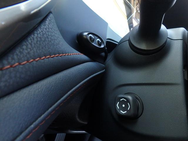 クラウンハイブリッド アスリートＳ　アドバンスドパッケージ特別仕様車　モデリスタ＆　ＴＲＤエアロ　モデリスタ４本出しマフラー　新品ロクサーニ深リム１９インチＡＷ　新品ＧＲＳフルタップ車高調　新品レザーハンドル　純正８型ＨＤＤナビＴＶ　ブルートゥース　ＨＩＤライト　ＬＥＤフォグ　ＥＴＣ（59枚目）