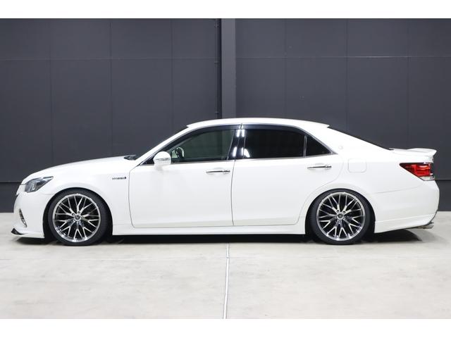 クラウンハイブリッド アスリートS 後期仕様 アドバンスパッケージ特別仕様車 新品シルクブレイズエアロ 新品ロクサーニ深リム19インチAW 新品トランクスポイラー TANABE車高調 重低音4本出しマフラー(純正有)新品黒ウッド&レザーハンドル 純正8型ナビ Bluetooth(2枚目)