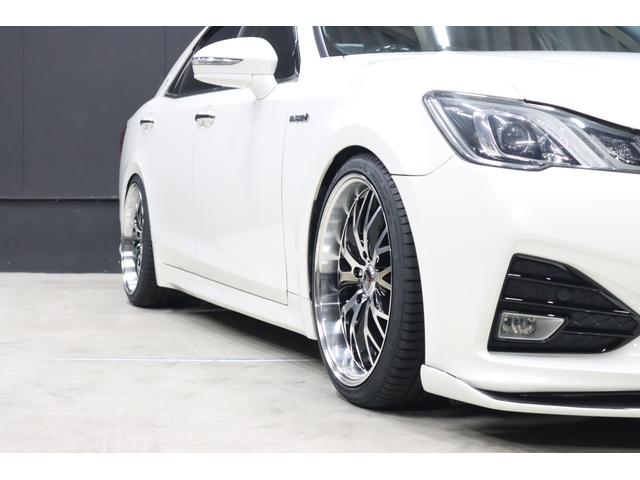 クラウンハイブリッド アスリートS 後期仕様 アドバンスパッケージ特別仕様車 新品シルクブレイズエアロ 新品ロクサーニ深リム19インチAW 新品トランクスポイラー TANABE車高調 重低音4本出しマフラー(純正有)新品黒ウッド&レザーハンドル 純正8型ナビ Bluetooth(12枚目)