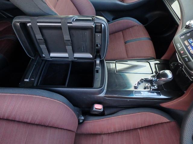 クラウンハイブリッド アスリートS 後期仕様 アドバンスパッケージ特別仕様車 新品シルクブレイズエアロ 新品ロクサーニ深リム19インチAW 新品トランクスポイラー TANABE車高調 重低音4本出しマフラー(純正有)新品黒ウッド&レザーハンドル 純正8型ナビ Bluetooth(62枚目)