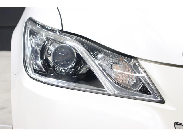 ������̓w�b�h���C�g�ł��B������ƃc���ڂȊ����̃����Y�ŁA�����悧�[������Ƒ�̖ڂ̂悤�Ȍ`�̃v���W�F�N�^�[���C�g�ɂȂ��Ă��܂��B���ꂪ�Q�P�O�N���E���̓����ł��B