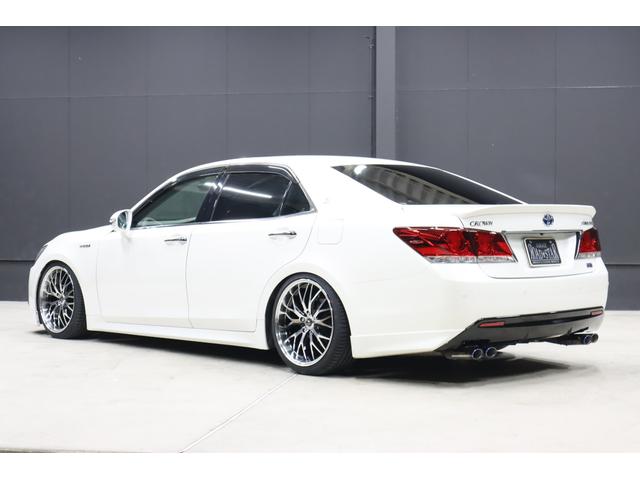 ���炽�߂Ĉꌾ�A�w�J�b�R�C�C�x�ł��B�o�����X�̂Ƃꂽ�J�X�^���Ԃ́A�O���猩�Ă���납�猩�Ă��A�ǂ�����ǂ�Ȋp�x���猩�Ă��J�b�R�C�C�ł��B