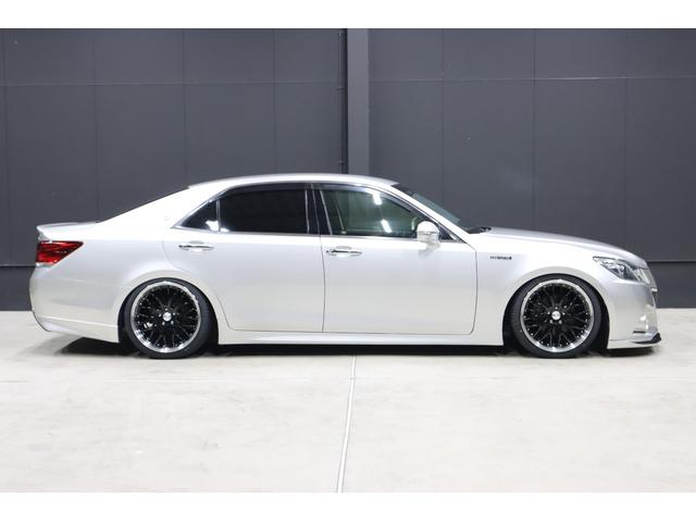 クラウンハイブリッド アスリートS アドバンストパッケージ特別仕様車 新品シルクブレイズエアロ 新品ロクサーニ深リム19インチホイール BLITZフルタップ車高調 新品黒ウッド&レザーコンビハンドル 純正8型HDDナビ 地デジTV ブルートゥース バックカメラ ETC(11枚目)