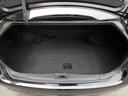 こちらはトランクを開けている所です。さすがクラウン！ご覧の通りとっても収納力有るトランクルームです。ゴルフバックもボストンバックも沢山積めます。