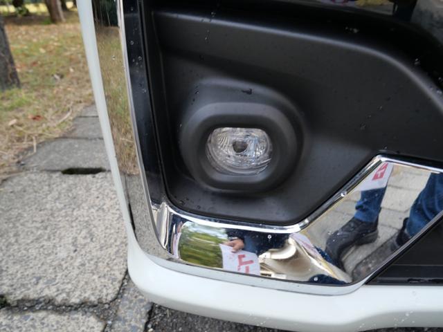 スペーシアカスタム ハイブリッドＸＳ　スマートキー　プッシュスタート　全方位モニター　フルセグ　両側電動スライドドア　シートヒーター　トラクションコントロール　ブレーキサポート　ヘッドアップディスプレイ　ステアリングヒーター（6枚目）