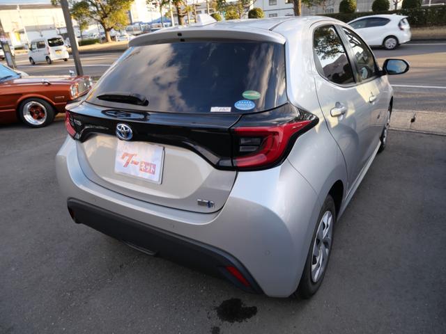 ヤリス ハイブリッドG ナビ バックモニター ETC オートエアコン ドライブレコーダー 3目ヘッドライト トラクションコントロール USBポート スマートキー プッシュスタート(7枚目)