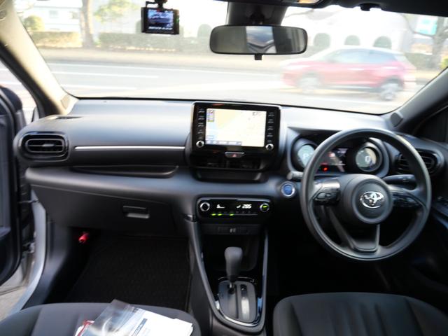 ヤリス ハイブリッドG ナビ バックモニター ETC オートエアコン ドライブレコーダー 3目ヘッドライト トラクションコントロール USBポート スマートキー プッシュスタート(9枚目)