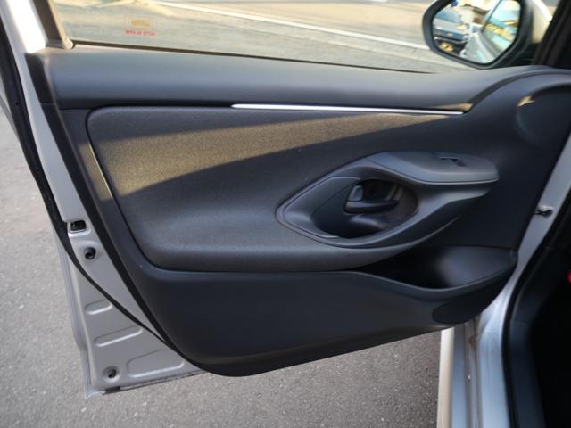 ヤリス ハイブリッドG ナビ バックモニター ETC オートエアコン ドライブレコーダー 3目ヘッドライト トラクションコントロール USBポート スマートキー プッシュスタート(15枚目)