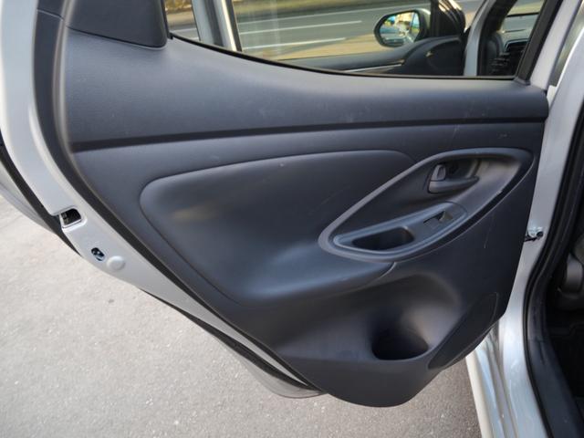 ヤリス ハイブリッドG ナビ バックモニター ETC オートエアコン ドライブレコーダー 3目ヘッドライト トラクションコントロール USBポート スマートキー プッシュスタート(16枚目)