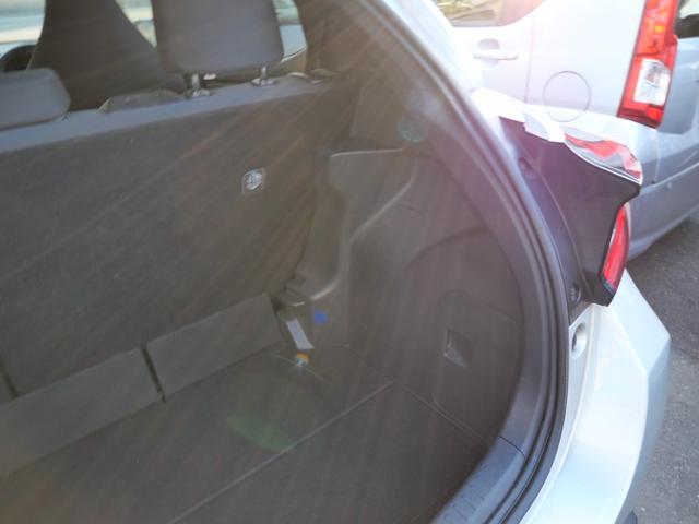 ヤリス ハイブリッドG ナビ バックモニター ETC オートエアコン ドライブレコーダー 3目ヘッドライト トラクションコントロール USBポート スマートキー プッシュスタート(25枚目)