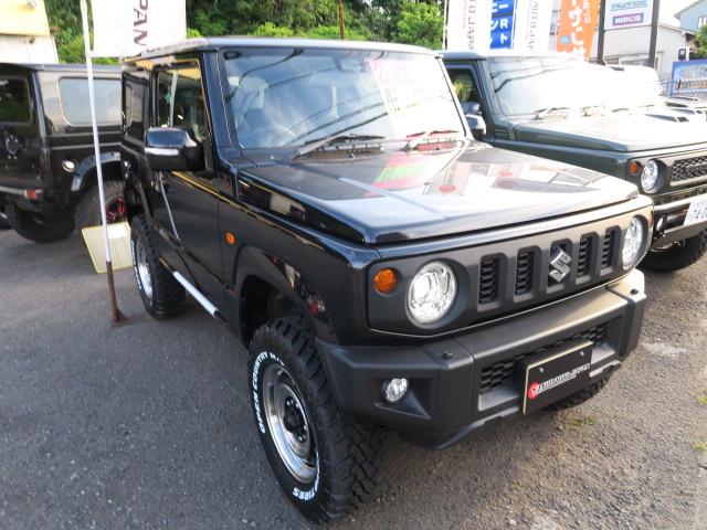 ジムニー ＸＣ　届け出済み未使用車　リフトアップ　リヤパーキングセンサー　社外１６インチアルミホイール　ＭＴタイヤ　エアコン　パワーウィンドウ（4枚目）