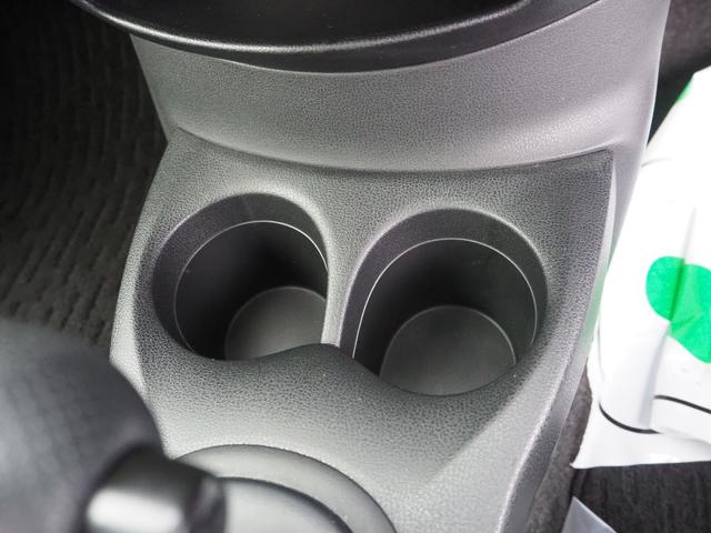 ノート Ｘ　ＴＶ　スマートキー　アイドリングストップ　電動格納ミラー　ＣＶＴ　盗難防止システム　衝突安全ボディ　ＡＢＳ　ＣＤ　ミュージックプレイヤー接続可　エアコン　パワーステアリング　パワーウィンドウ（34枚目）