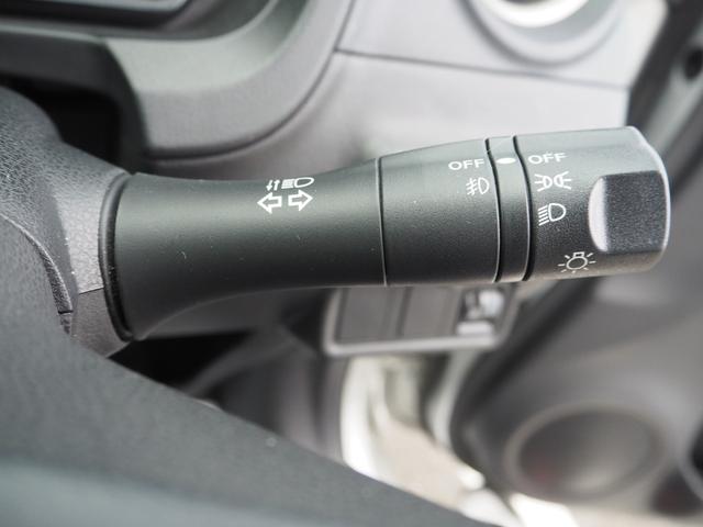 ノート Ｘ　ＴＶ　スマートキー　アイドリングストップ　電動格納ミラー　ＣＶＴ　盗難防止システム　衝突安全ボディ　ＡＢＳ　ＣＤ　ミュージックプレイヤー接続可　エアコン　パワーステアリング　パワーウィンドウ（48枚目）