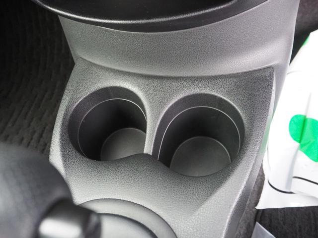 ノート Ｘ　ＴＶ　スマートキー　アイドリングストップ　電動格納ミラー　ＣＶＴ　盗難防止システム　衝突安全ボディ　ＡＢＳ　ＣＤ　ミュージックプレイヤー接続可　エアコン　パワーステアリング　パワーウィンドウ（53枚目）