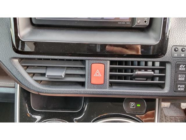 エスクァイア ハイブリッドＧｉ　ＥＴＣ　ナビ　ＴＶ　オートクルーズコントロール　両側電動スライドドア　オートライト　ＬＥＤヘッドランプ　スマートキー　電動格納ミラー　シートヒーター　後席モニター　３列シート　ウォークスルー　ＣＶＴ（45枚目）