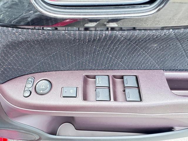 Ｎ－ＯＮＥ プレミアム・Ｌパッケージ　バックカメラ　ナビ　ＴＶ　オートライト　ＨＩＤ　スマートキー　アイドリングストップ　電動格納ミラー　ベンチシート　ＣＶＴ　盗難防止システム　ＡＢＳ　ＥＳＣ　ＣＤ　ＤＶＤ再生　ＵＳＢ　アルミホイール（60枚目）