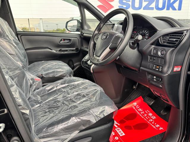 ヴォクシー ＺＳ　煌ＩＩＩ　ＥＴＣ　バックカメラ　ナビ　ＴＶ　クリアランスソナー　オートクルーズコントロール　レーンアシスト　衝突被害軽減システム　両側電動スライドドア　オートマチックハイビーム　オートライト　ＬＥＤヘッドランプ（52枚目）